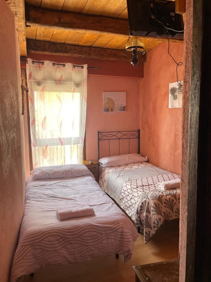 Hostal Sahagun Hotel Екстериор снимка